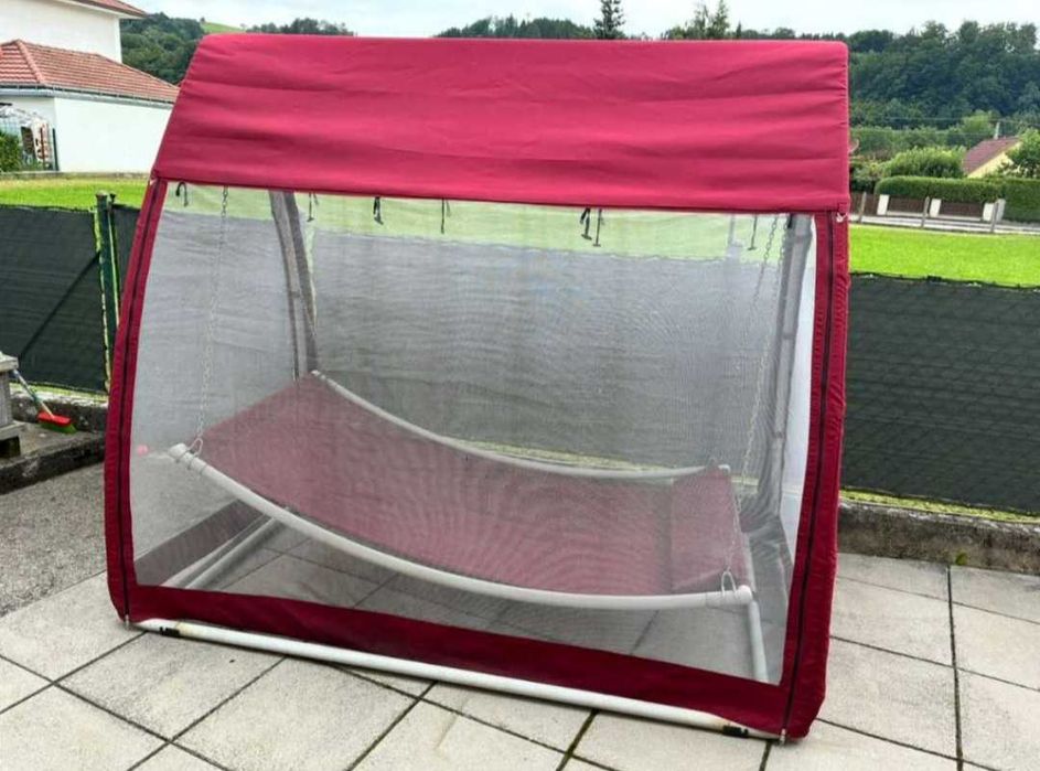 Градинска люлка с комарник