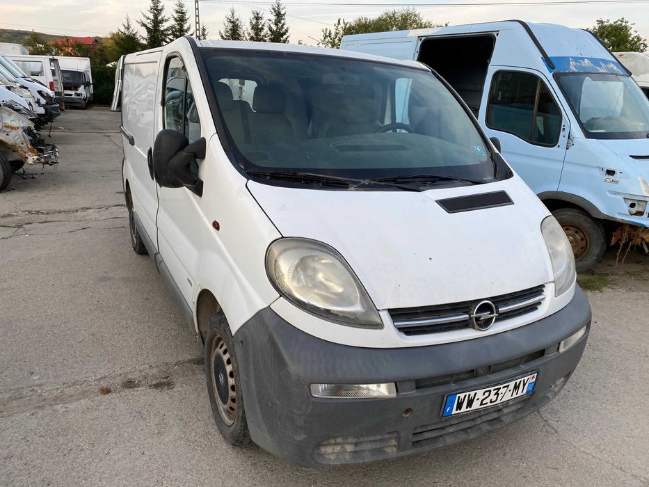Scaun Bancheta Fete usi Timonerie OPEL VIVARO 1.9 DTI F9Q mediu 2006