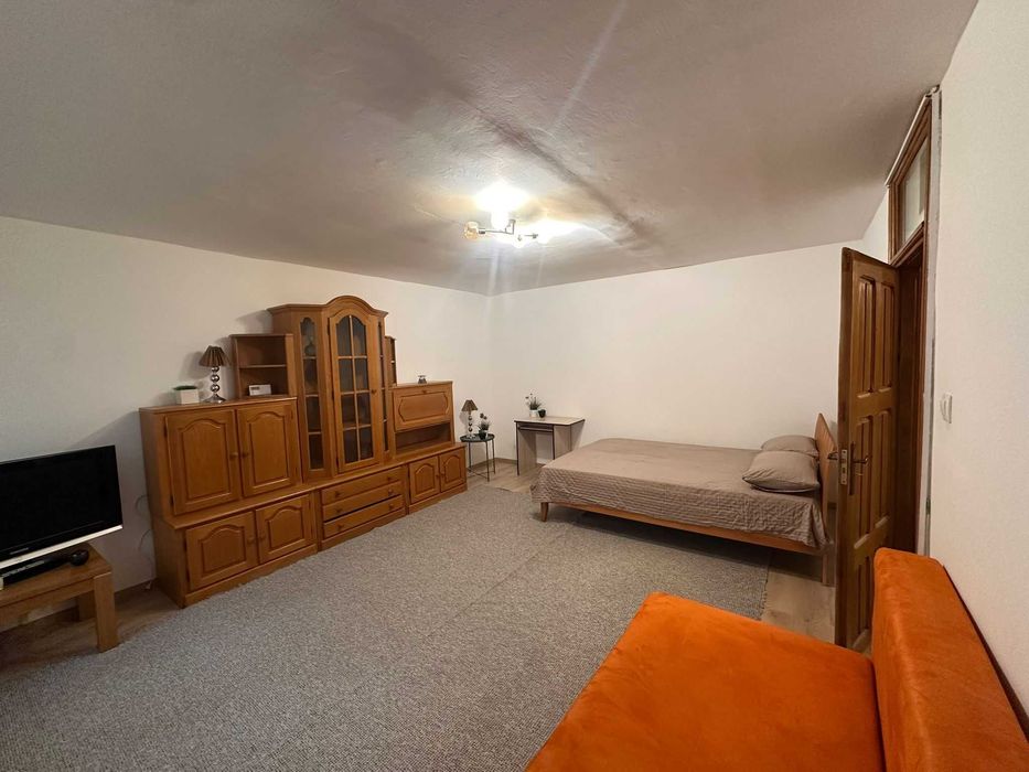 Proprietar, închiriez garsoniera cu contract Anaf _ zona Sineasca