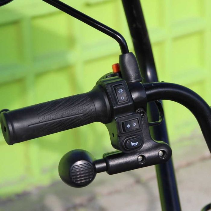 Двуместна електрическа триколка MaxMotors Pudding 1800W-48V-20Ah