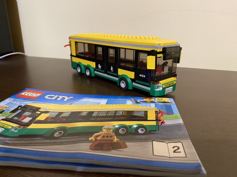 Lego bus hot sale 60154