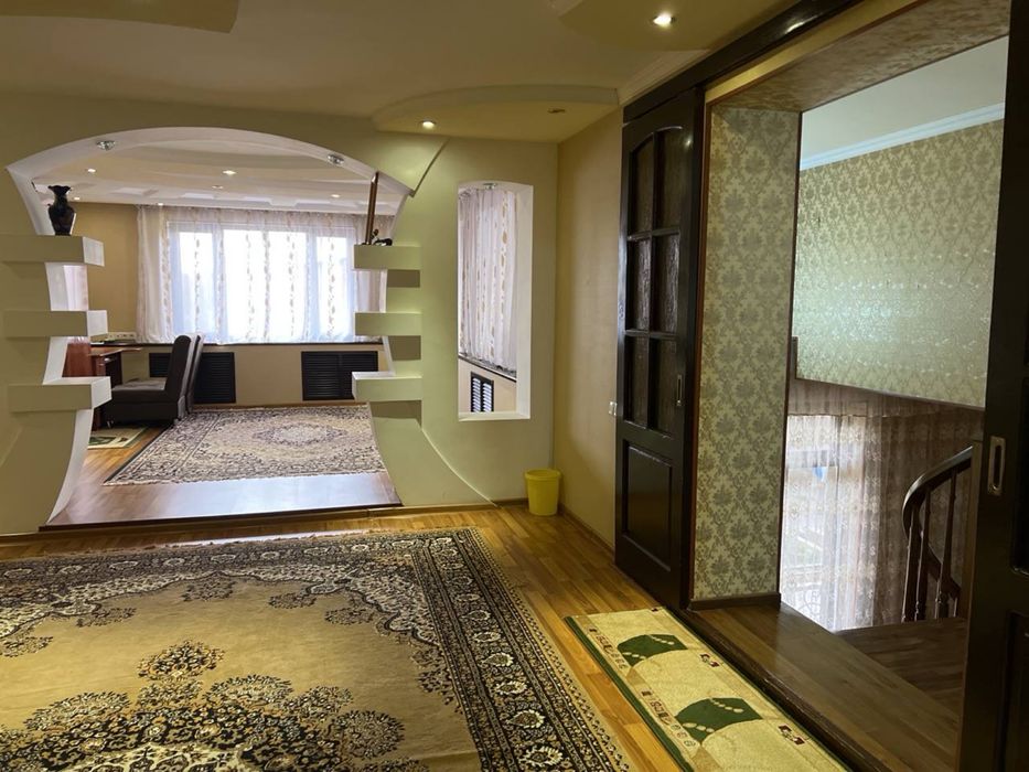 Кибрай марказида уй сотилади