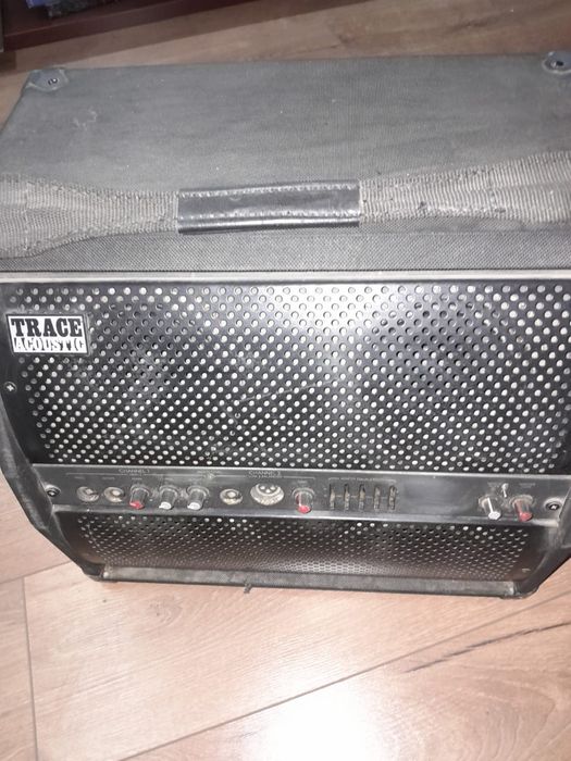 Гитара и усилитель звука