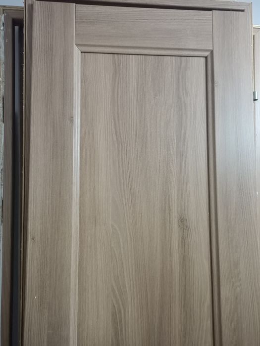 Продам двери межкомнатные.