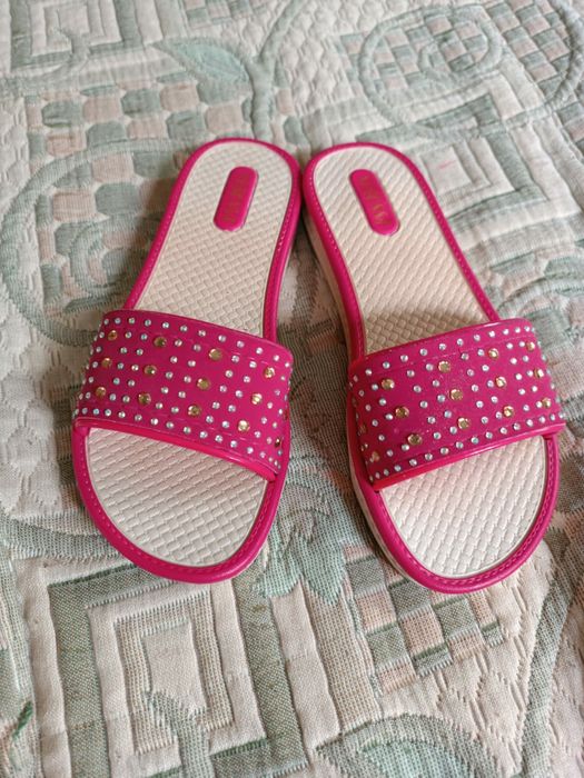 Шлепки для девочек