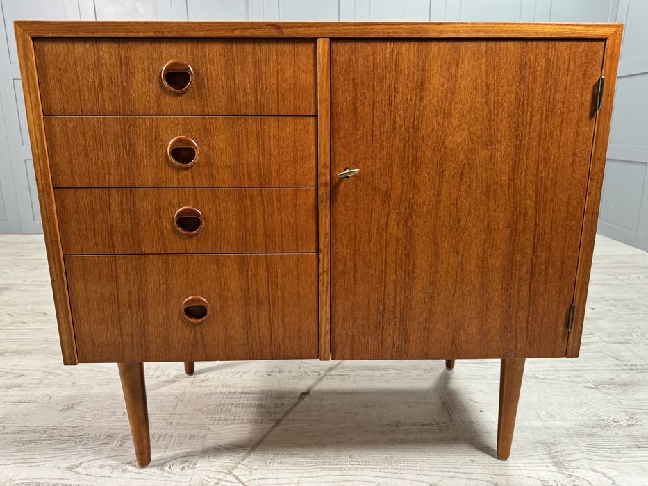 Шкаф - скрин от 60-те К093