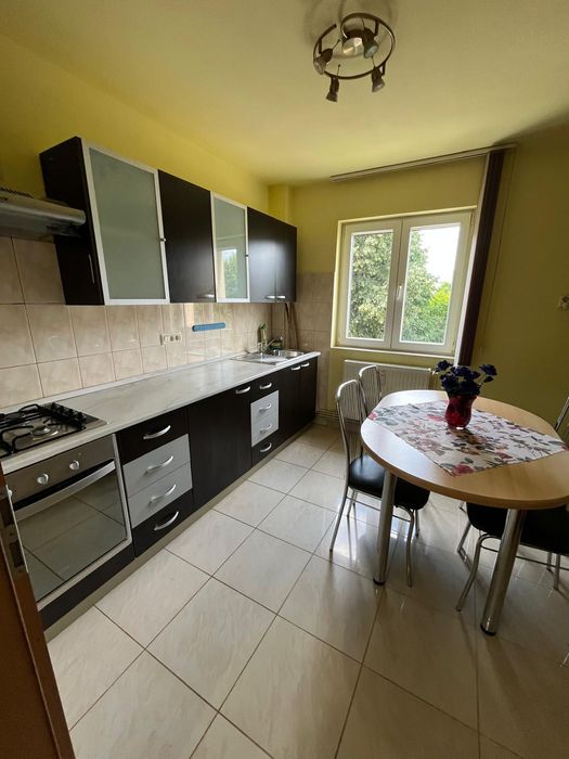 Persoana fizica vând Apartament 2 camere în deva