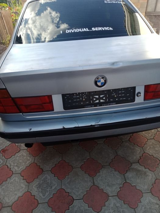 Продаю автомобиль БМВ е34