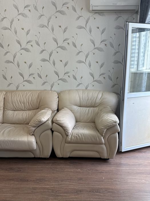 Продам Диван с креслом