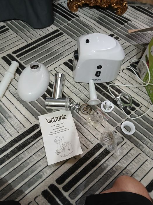 Vând mașină de tocat carne și legume