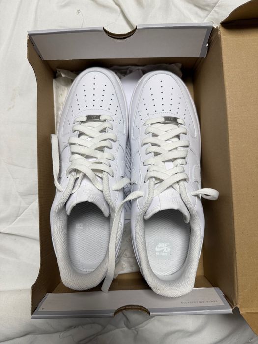 Бели обукви nike air force 1