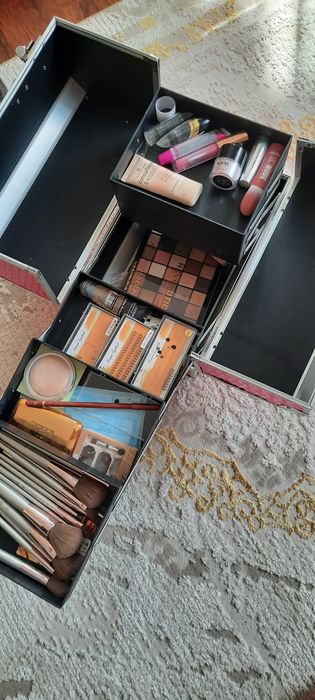 Продам кейс для косметических услуг