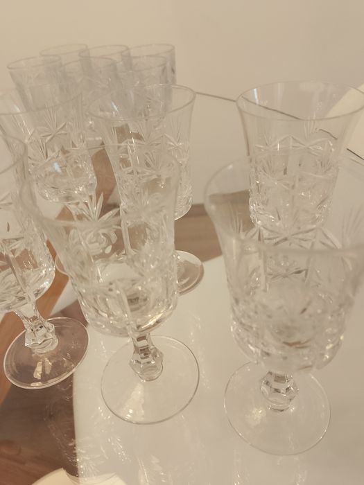Продавам кристални чаши 6 бр.