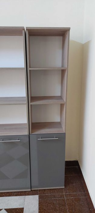Продавам офис мебели, сглобени, но неизползвани