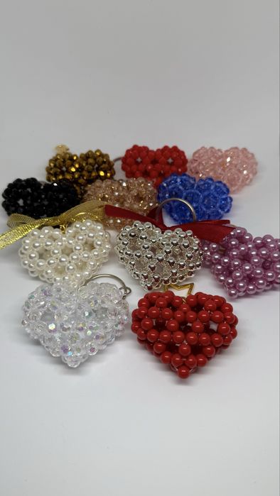 Martisoare breloc lucrate manuale din margele si cristale