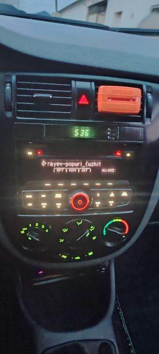 Gentra magnitafon sotiladi