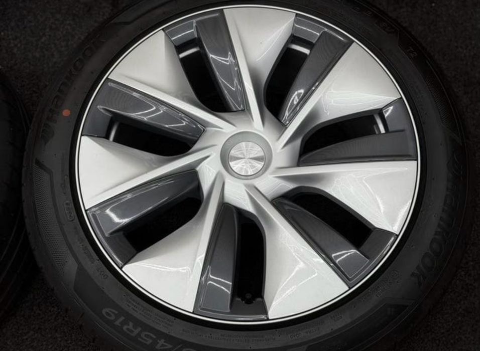 Tesla model Y джанти 19 цола