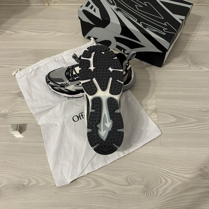 Off white be right back