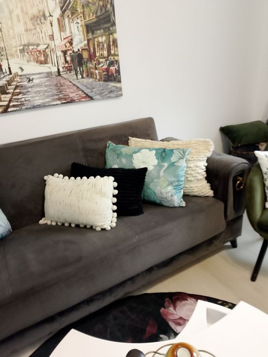 Продавам холов диван