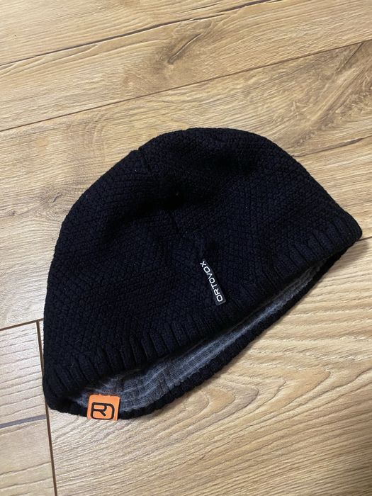 ORTOVOX , CUPRA, PHENIX, MAMMUT,caciuli impecabile