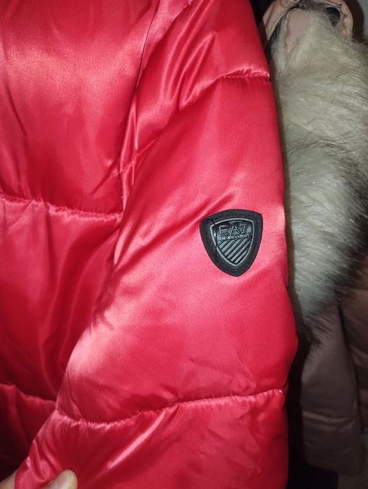 Продам куртку EA7 размер 44-46 L