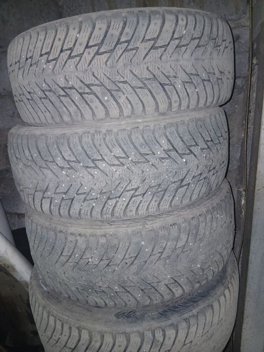 215/55/17 комплект шипы