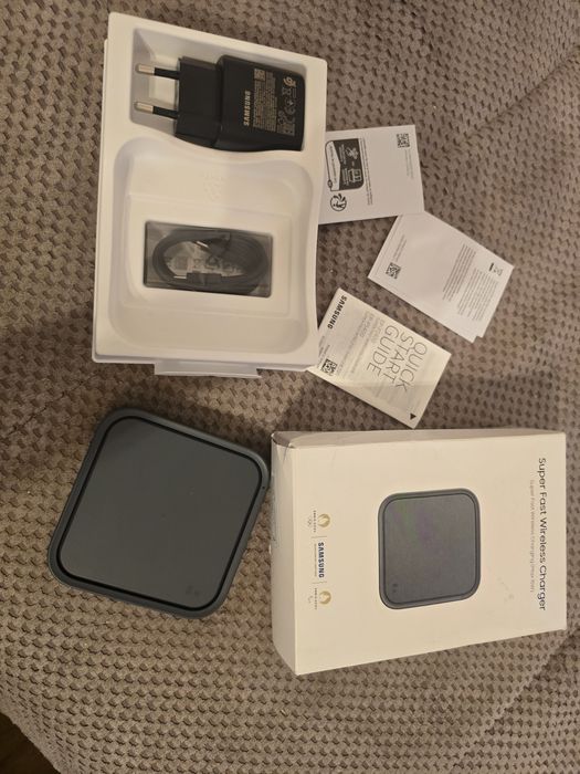 Безжично зарядно Samsung Super Fast Wireless Charger 15W
