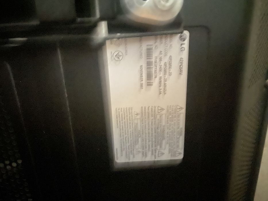 Телевизор LG 1м*70см
