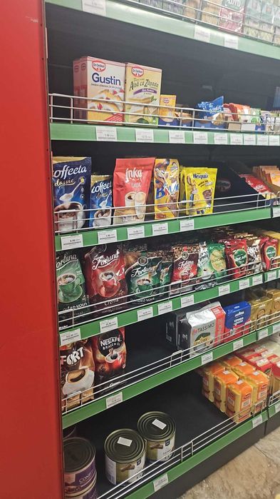 Vand rafturi magazin (aprox. 22 metri liniari)