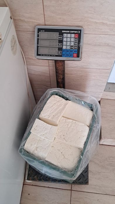 Brânză telemea proaspătă capra și vaca
