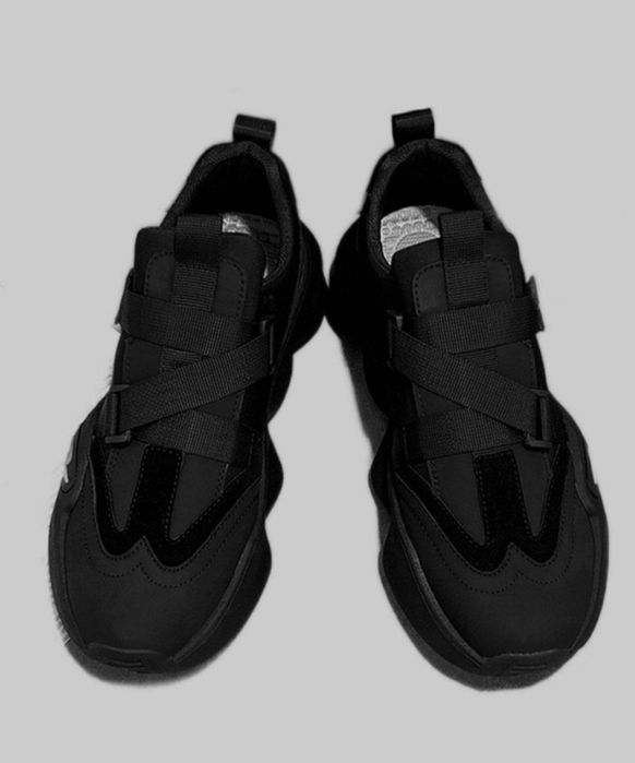 Крассовки мужские черные