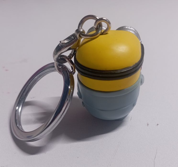 брелок фигурка с миньоном фанко поп