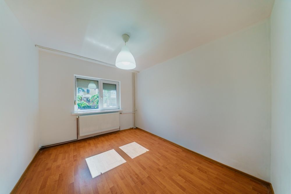 Apartament+spatiu comercial,parter, Micălaca