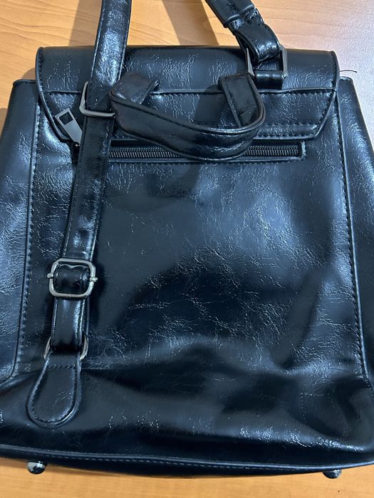 Срочно продам сумку коженную плотная