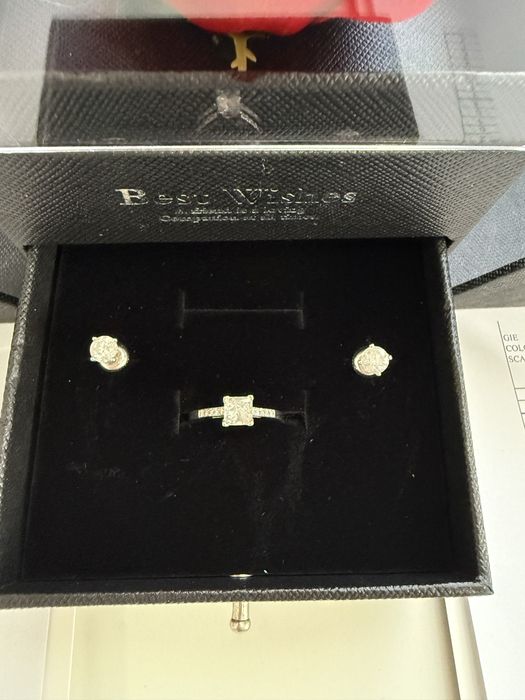 Продам бриллиантовый комплект