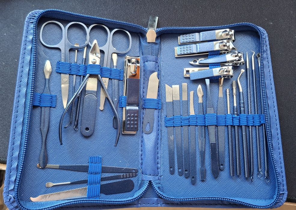 Комплект за маникюр и педикюр-30 части