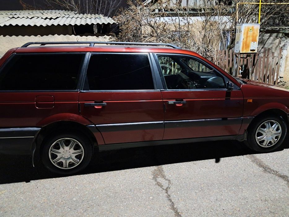 Пассат б 3 в отличном состоянии.