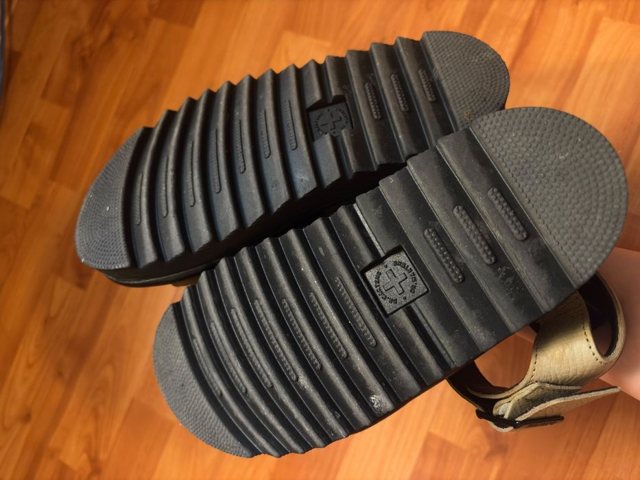 Sandale Dr. Martens 37