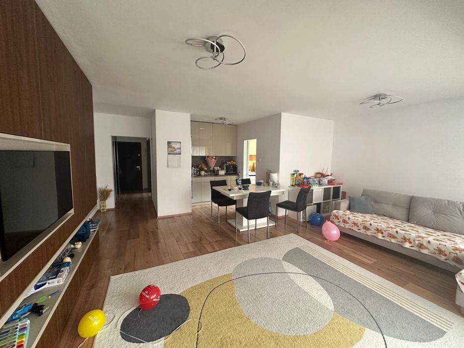 Apartament 4 camere - str. Babadag