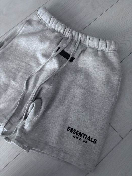 Pantaloni essentials