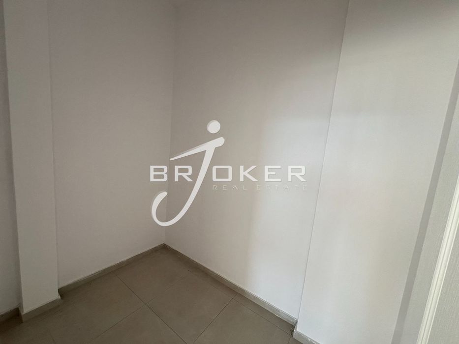 Продава се Магазин в Кърджали, Център - 96 кв.м за 1345 €/кв.м - Снимка #3