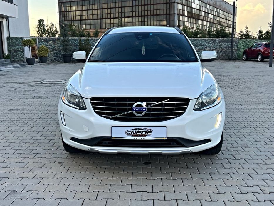 Volvo XC60 2.4 D4 AWD 181 CP R-Design