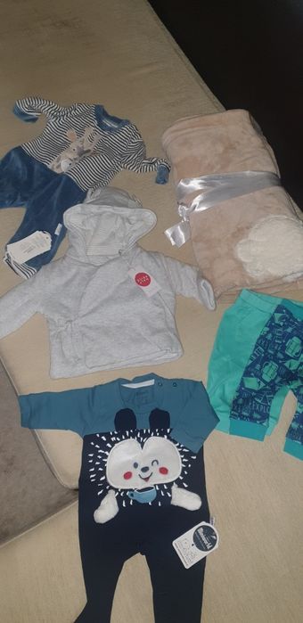 Hainute noi+plapuma.160 lei