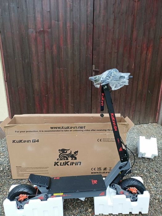 Trotineta electrica KUKIRIN G4 2026 Noua sigilata 92 km/h 21 Ah 11"