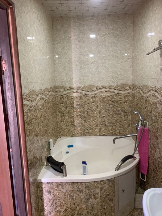 ПРОДАЁТСЯ ДОМ 2,4 сотки,  ремонт, ориентир Зоопарк 150000!