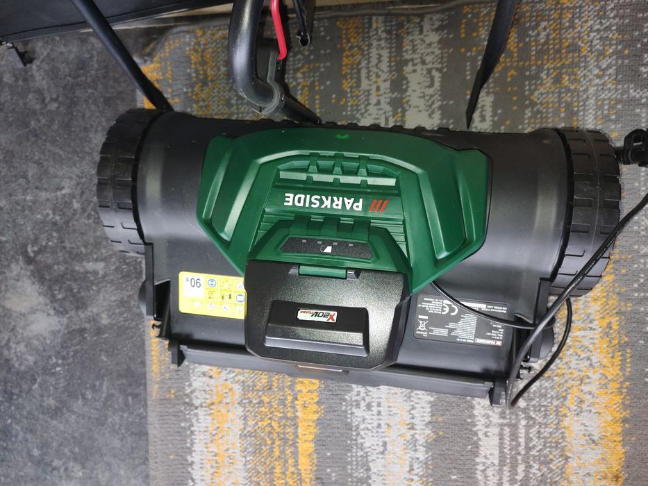 Mașină de tuns iarba