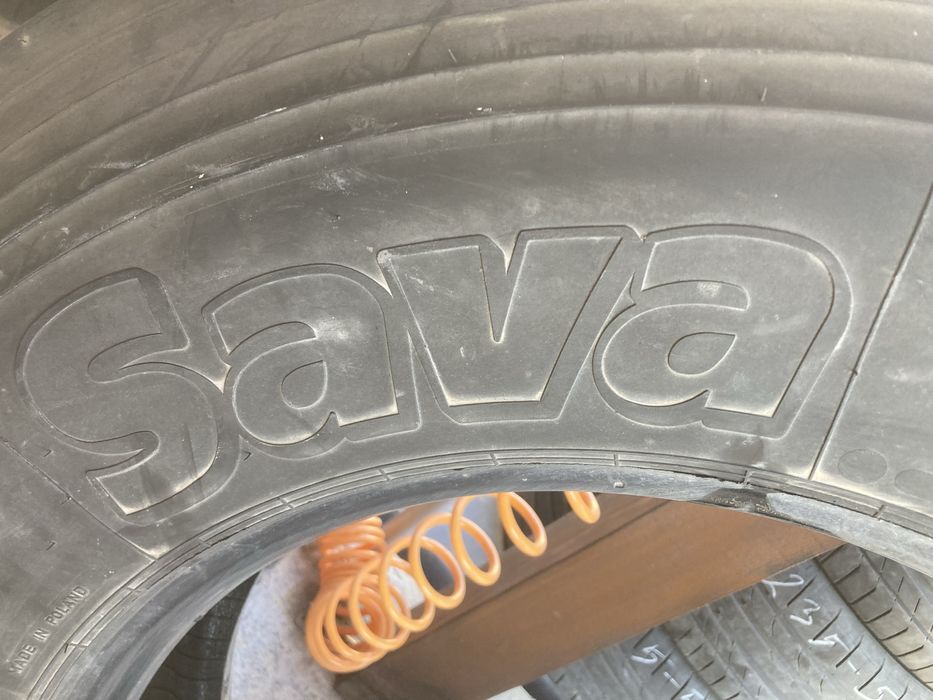 Гуми за камион 295-80-22.5