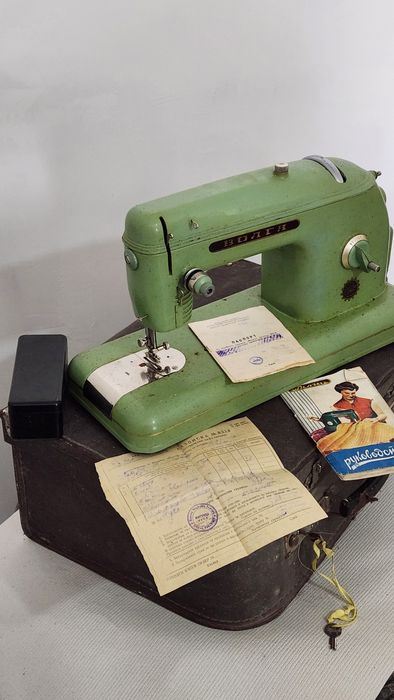 Шевна машина Волга ретро антика