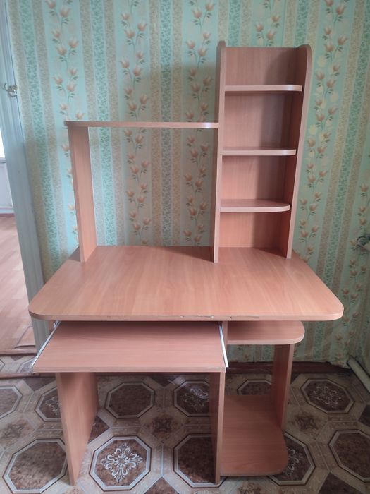 Компьютерный столик