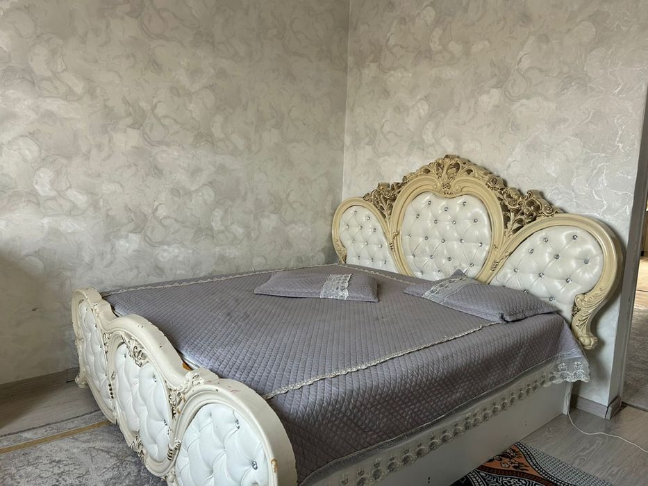 Двуспальный кровать